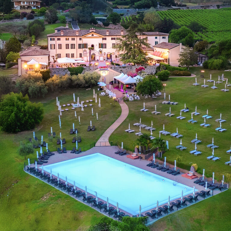Villa Cariola by Night-2